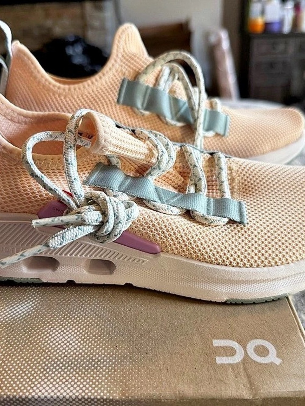 On Cloud 5 Athletic Shoes in Pink & Green US 5.5
